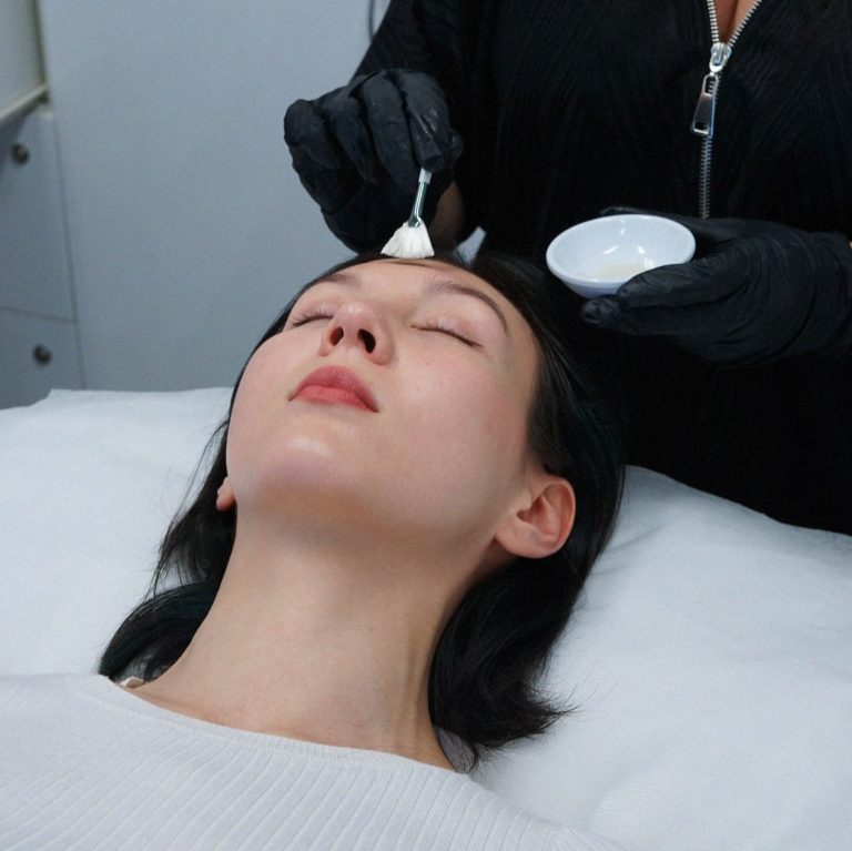 Facial, Peels, & Others Clinical Treatments Skinlux Face and Body